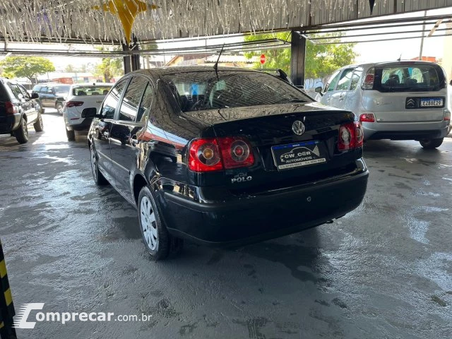 POLO SEDAN - 1.6 MI 8V 4P MANUAL