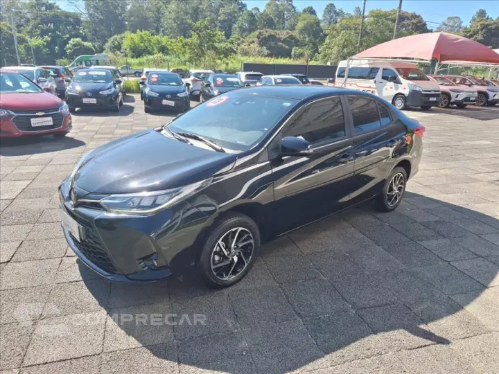 YARIS 1.5 16V FLEX SEDAN XLS CONNECT MULTIDRIVE