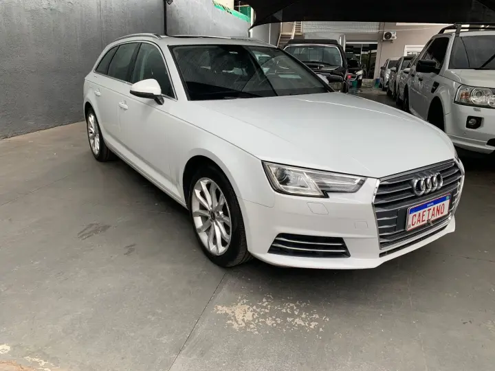 A4 2.0 TFSI AMBIENTE AVANT GASOLINA 4P S TRONIC