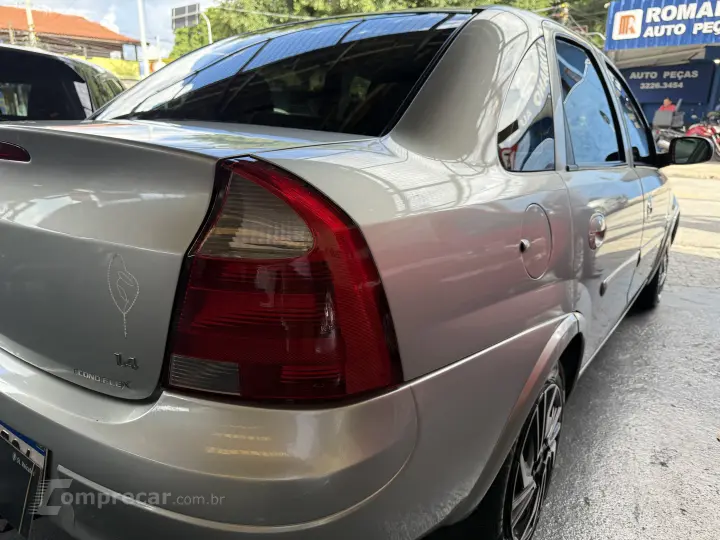 CORSA 1.4 MPFI Premium Sedan 8V
