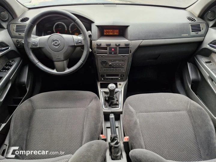 VECTRA 2.0 MPFI GT HATCH 8V FLEX 4P MANUAL