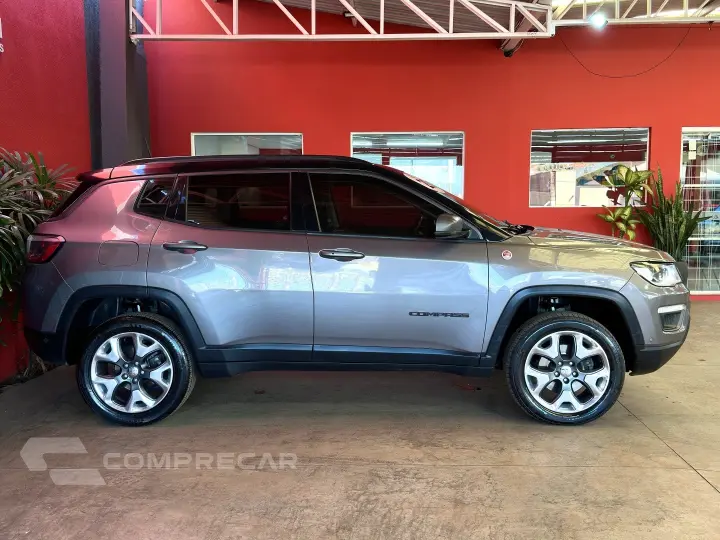 COMPASS 2.0 16V DIESEL TRAILHAWK 4X4 AUTOMÁTICO