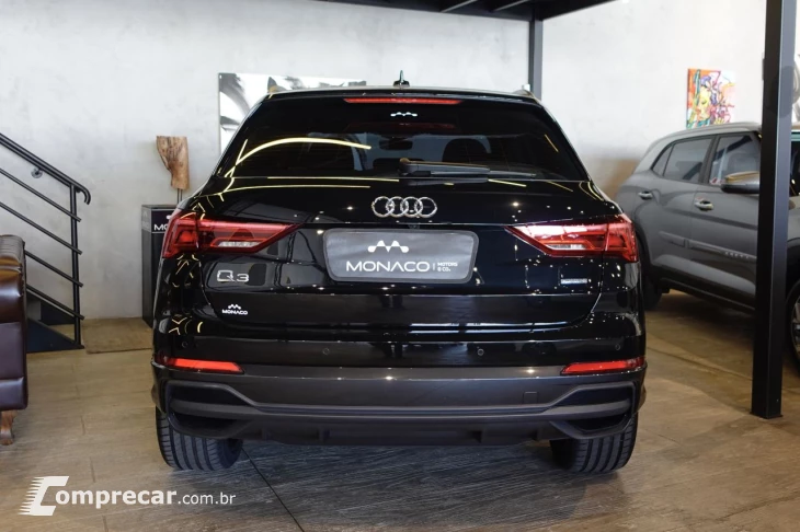 Q3 2.0 4P 40 TFSI PERFORMANCE BLACK QUATTRO TIPTRONIC AUTOMÁ