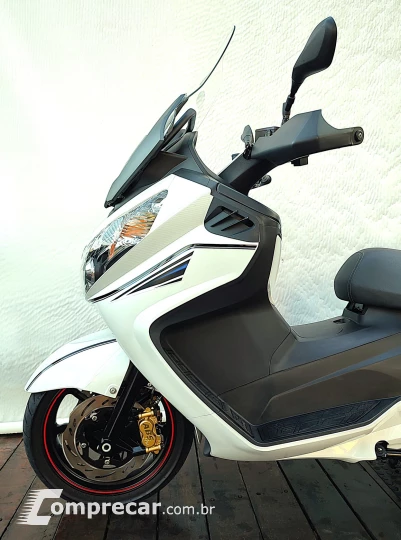 DAFRA MAXSYM 400i