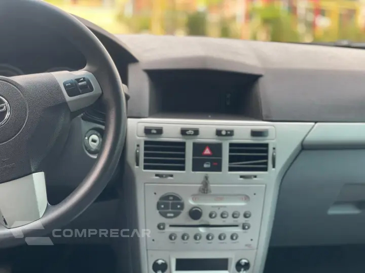 VECTRA 2.0 MPFI Elegance 8V