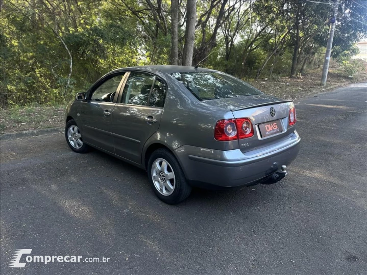 POLO SEDAN 1.6 MI 8V FLEX 4P MANUAL