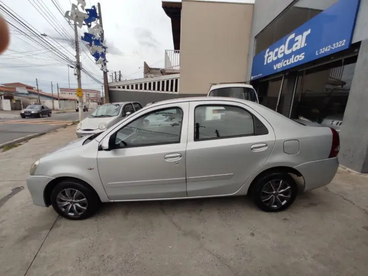 ETIOS X Sedan 1.5 Flex 16V 4p Mec.