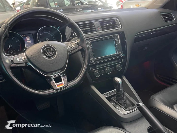 JETTA 2.0 TSI HIGHLINE 211CV GASOLINA 4P TIPTRONIC