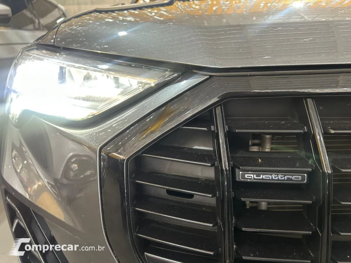 Q3 2.0 40 TFSI Performance Black Quattro