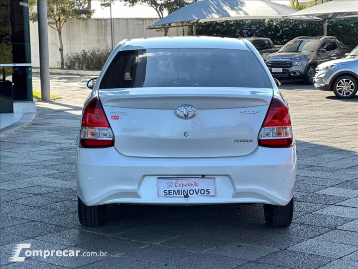 ETIOS 1.5 PLATINUM SEDAN 16V FLEX 4P AUTOMÁTICO