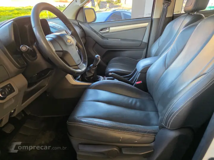 S10 2.4 MPFI Advantage 4X2 CD 8V