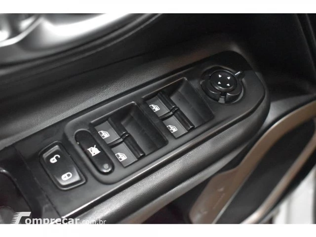 RENEGADE - 2.0 16V TURBO LONGITUDE 4P 4X4 AUTOMÁTICO
