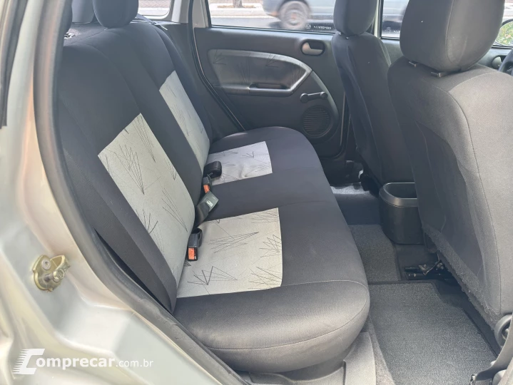 FIESTA 1.6 MPI Class Hatch 8V