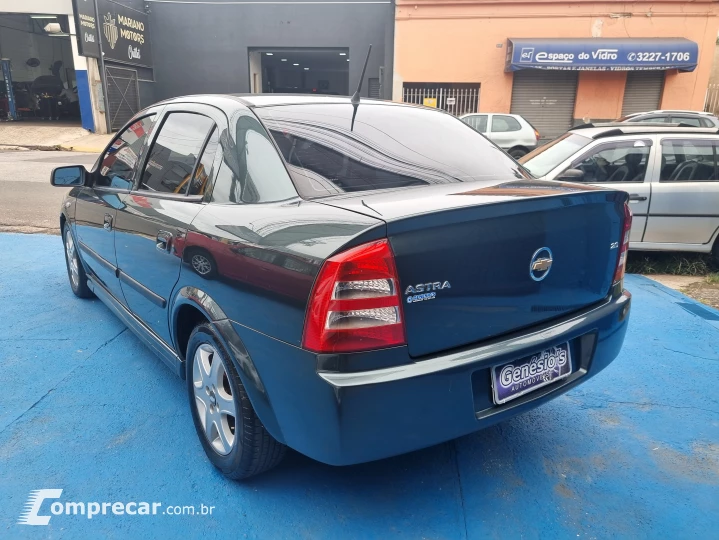 ASTRA 2.0 MPFI Advantage Sedan 8V