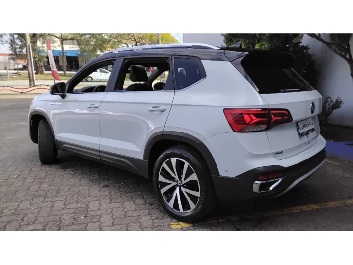 TAOS 1.4 250 TSI TOTAL FLEX HIGHLINE AUTOMÁTICO