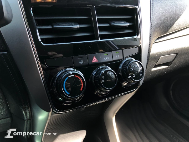 Yaris 1.5 16V Flex Sedan Xl Live Multidrive