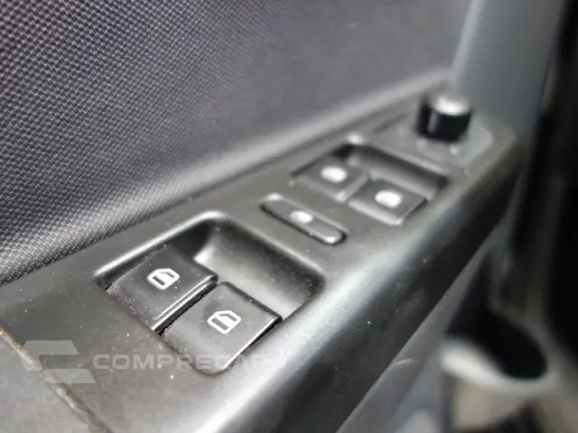 FOX - 1.6 MSI COMFORTLINE 8V 4P MANUAL