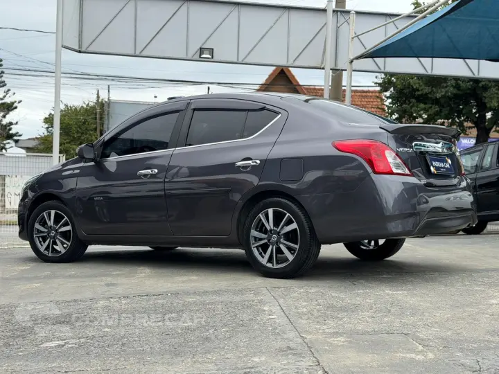 VERSA SL 1.6 16V FlexStart 4p Aut.