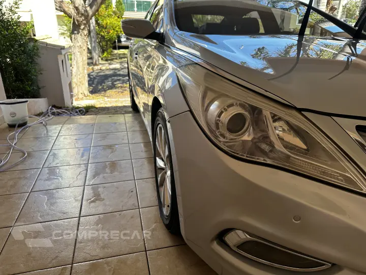 AZERA 3.0 MPFI GLS V6 24V