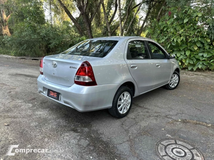 ETIOS 1.5 X Plus Sedan 16V
