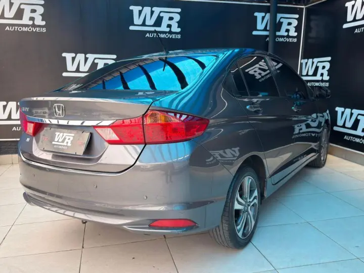 CITY 1.5 LX Sedan 16V