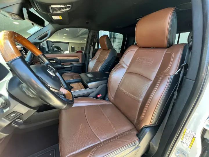 3500 6.7 Laramie Longhorn 4X4 CD 6 Cilindros Turbo