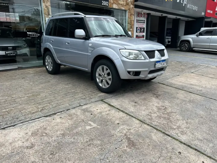 PAJERO TR4 2.0 4X2 16V 140CV FLEX 4P AUTOMÁTICO