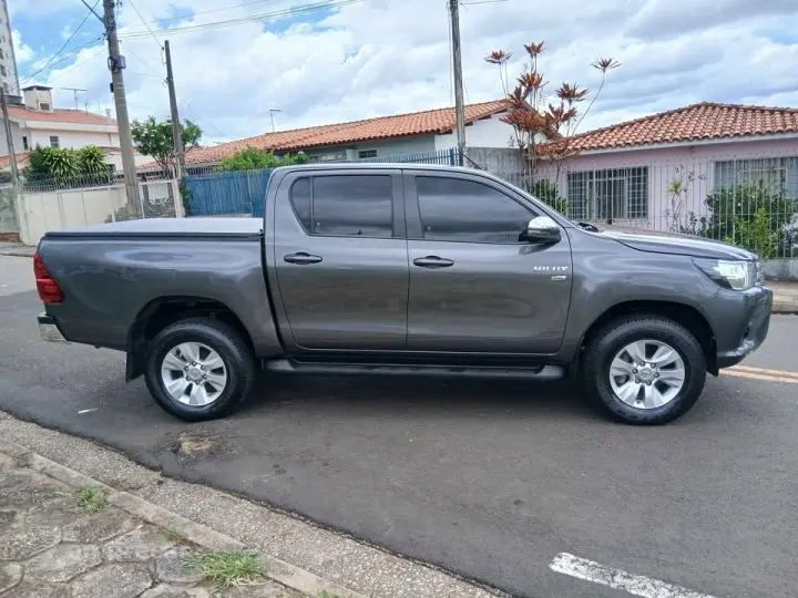 HILUX 2.7 SRV 4X2 CD 16V
