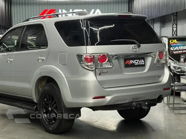 HILUX SW4 - 3.0 SRV 4X4 7 LUGARES 16V TURBO INTERCOOLER 4P A