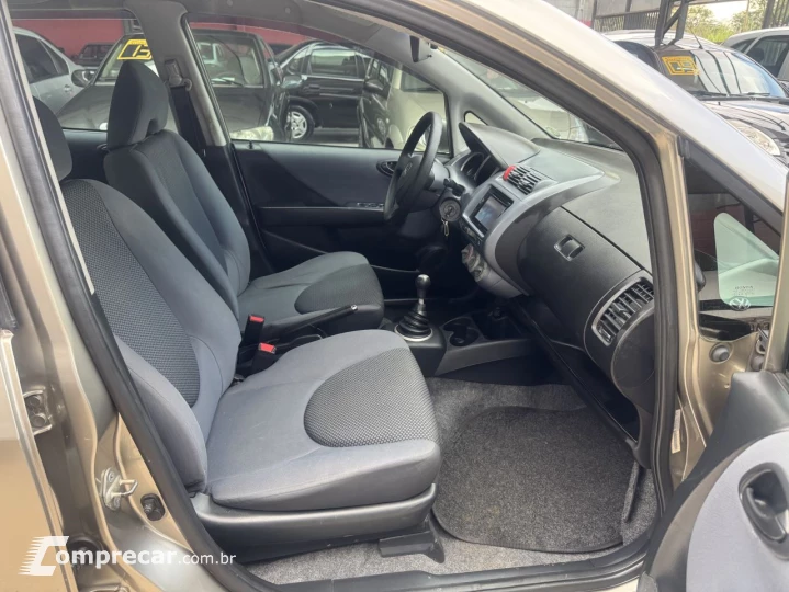 Fit 1.4 16V 4P LX FLEX