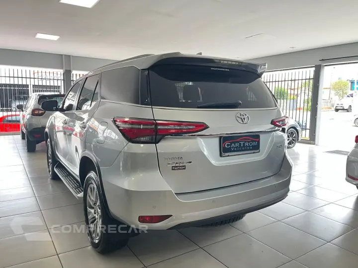 HILUX SW4