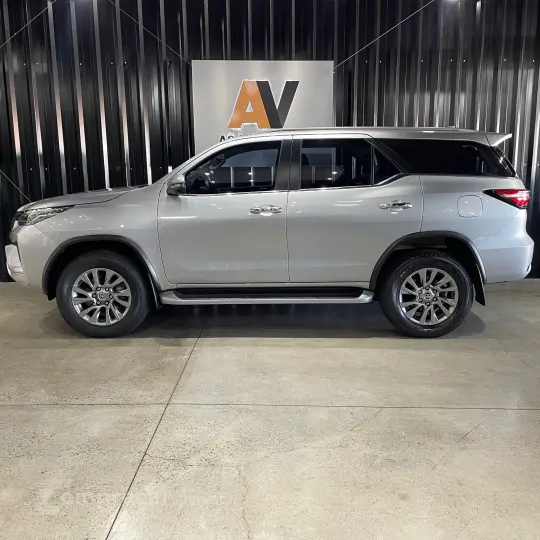 HILUX SW4 2.8 SRX 4X4 7 Lugares 16V Turbo Intercooler