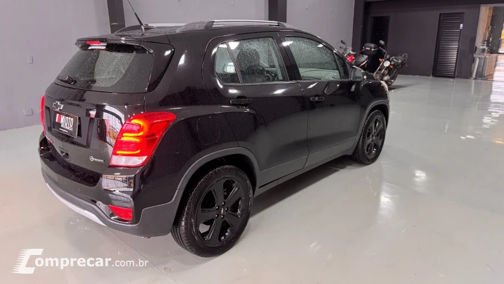 TRACKER 1.4 16V Turbo Midnight