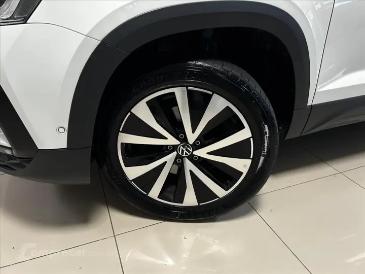 TAOS 1.4 250 TSI TOTAL FLEX HIGHLINE AUTOMÁTICO