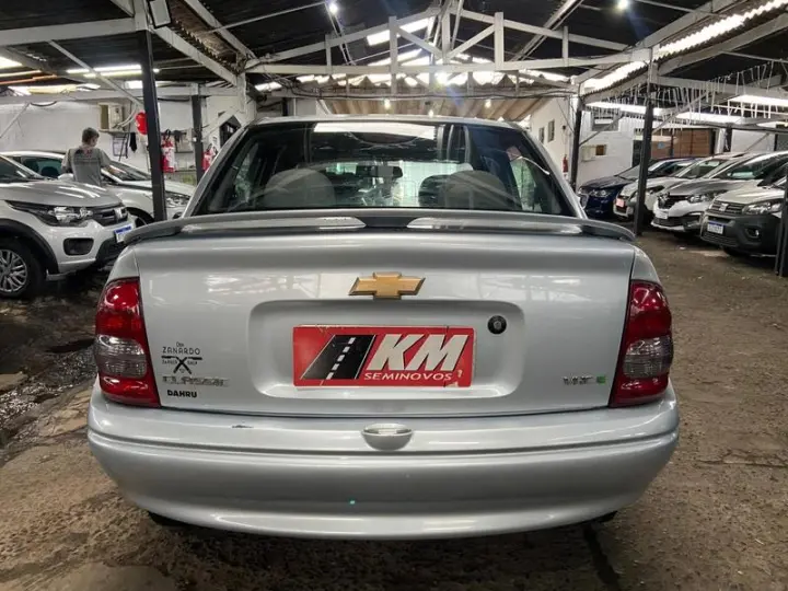 CLASSIC SEDAN 1.0 4P