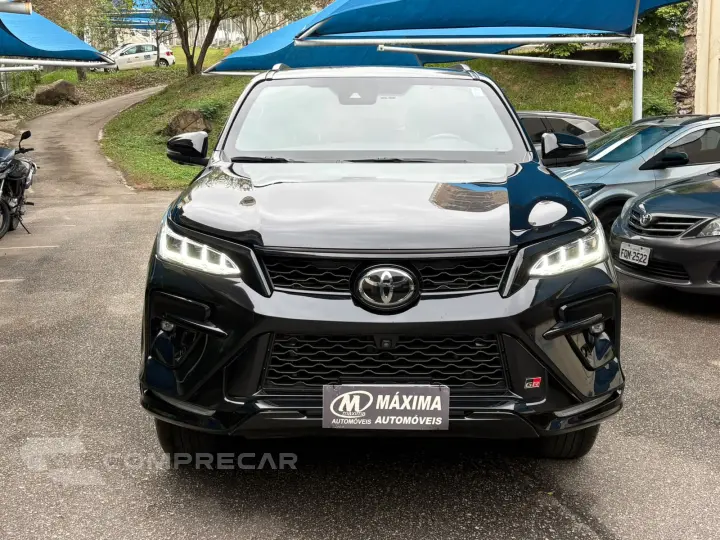HILUX SW4 2.8 D-4d Turbo Gr-s 7L 4X4