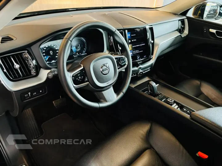 XC60 2.0 T8 Hybrid Momentum AWD Geartronic