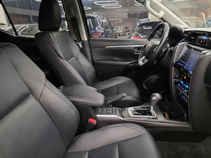 HILUX SW4 2.8 D-4d Turbo SRX 7L 4X4