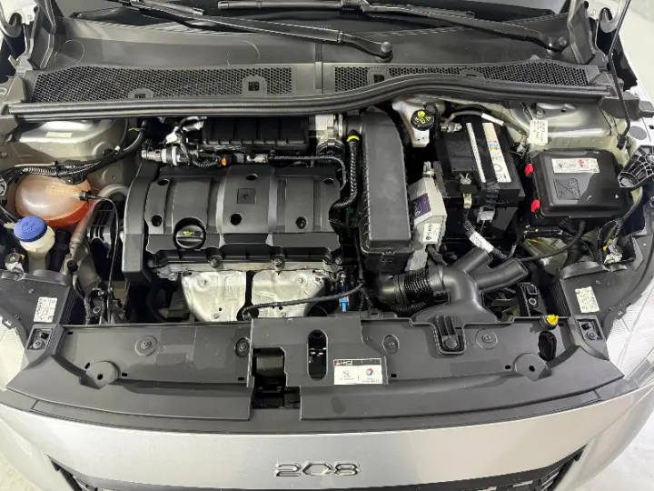 208 1.6 16V Allure