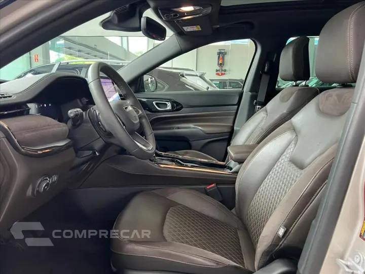 COMMANDER 1.3 T270 TURBO FLEX OVERLAND AT6
