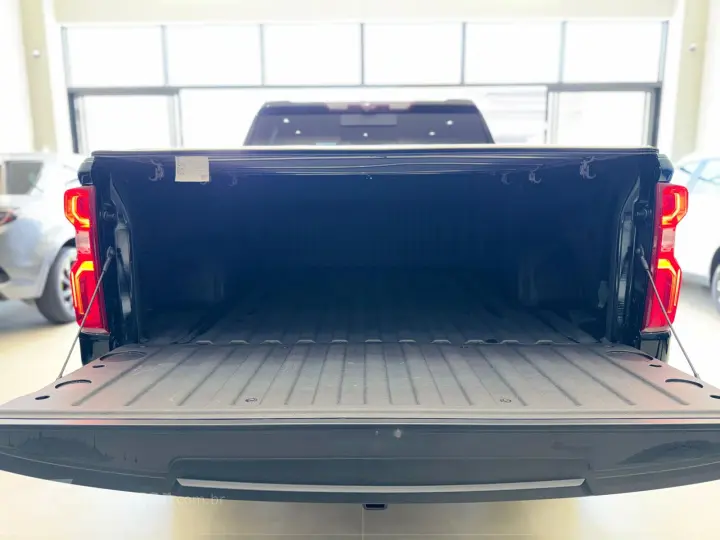 SILVERADO 5.3 V8 1500 High Country 4X4