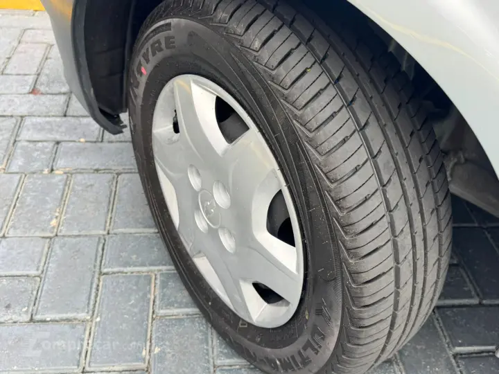 CELTA 1.0 MPFI Life 8V