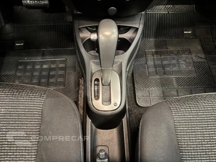 Livina 1.8 S 16V Flex 4P Automático