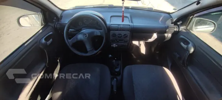 CORSA 1.0 MPFI Classic Sedan Life 8V