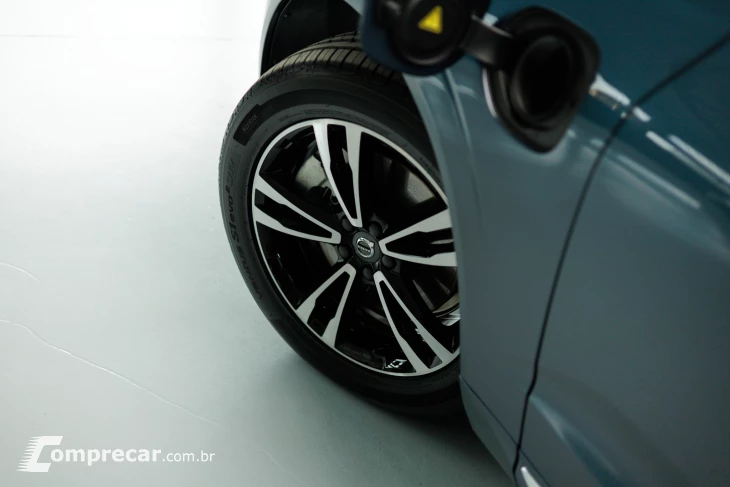 XC60 2.0 T8 HYBRID MOMENTUM AWD GEARTRONIC