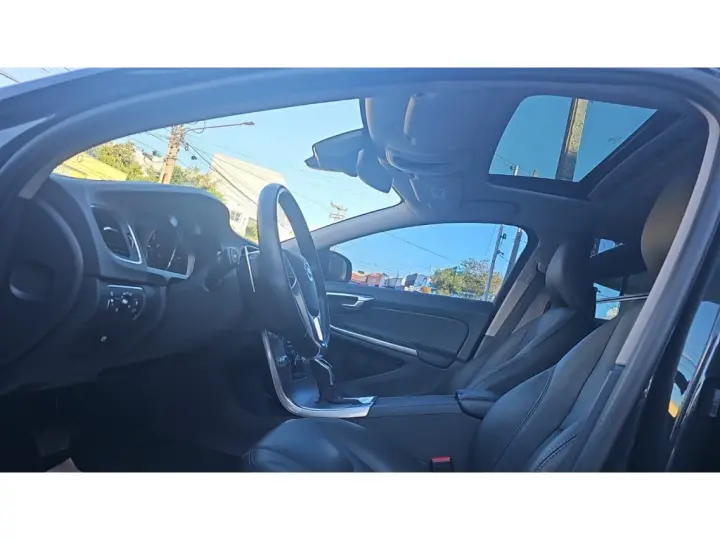 S60 2.0 T4 MOMENTUM GASOLINA 4P AUTOMÁTICO