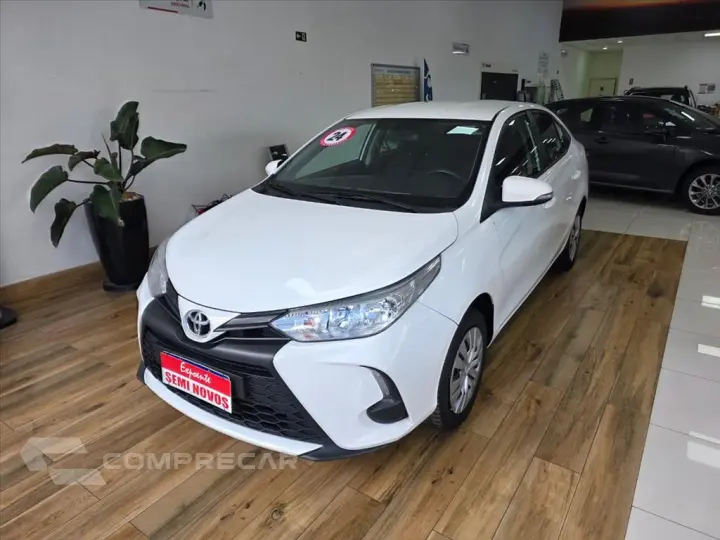 YARIS 1.5 16V FLEX SEDAN XL LIVE MULTIDRIVE