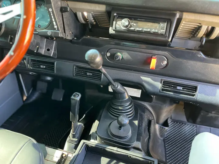 DEFENDER 2.5 SW HCPU 130 4X4 TURBO DIESEL 4P MANUAL