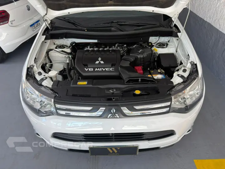 OUTLANDER 3.0 GT 4X4 V6 24V Nova