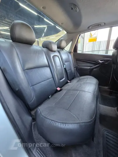 Focus Ghia Sed. 2.0 16V/ 2.0 16V Flex 4p